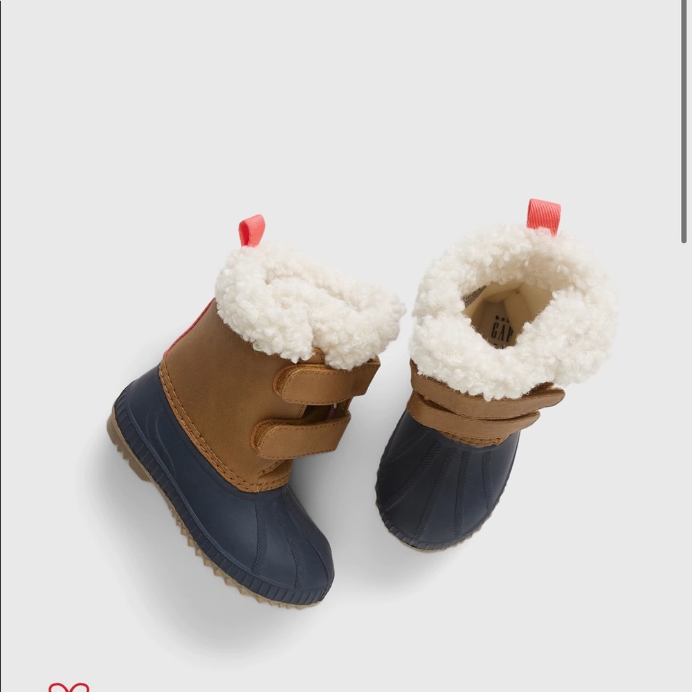 Gap girls duck boots (still in stores now)